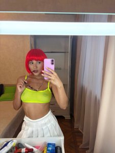 Валя, 79686117404