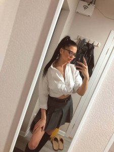 Лаура, 79150579922